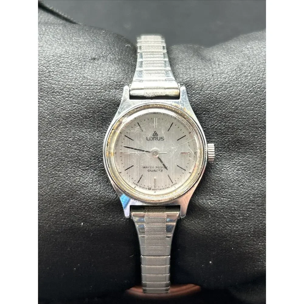 Lorus Silver Tone Women’s Stretch Band Quartz Watch